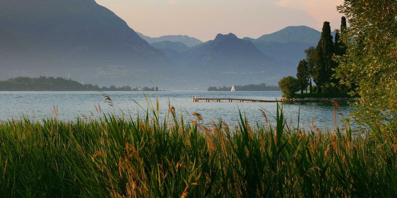 秦皇岛玻璃深加工技术全解析：从原片到钢化、夹层、镀膜的现代建筑之魂