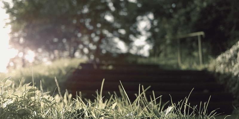 秦皇岛超白玻璃：高端建筑幕墙与光伏组件的卓越之选